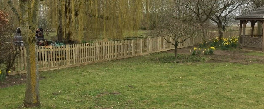 Picket fencing
